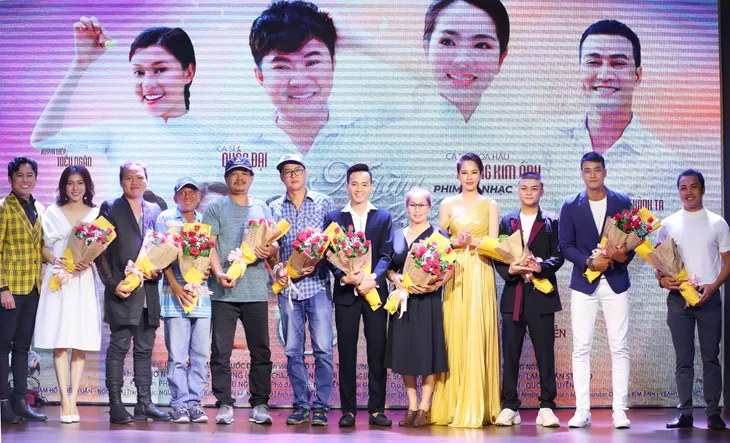 Á quân “Thần tượng Bolero 2019” Dương Kim Ánh mang chuyện tình tay 4 vào phim ngắn - Ảnh 2. Á quân “Thần tượng Bolero 2019” Dương Kim Ánh mang chuyện tình tay 4 vào phim ngắn - Ảnh 2.