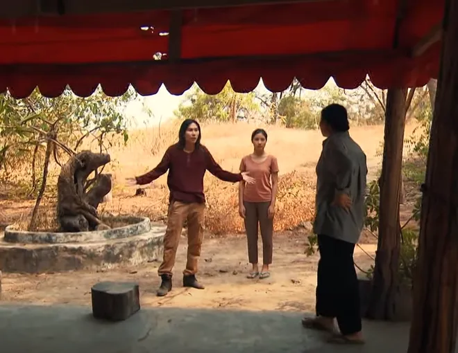 Cát đỏ - Tập 22: Vợ Hai Ngò âm mưu giành lại xưởng mắm sau khi chồng chết? - Ảnh 4. Cát đỏ - Tập 22: Vợ Hai Ngò âm mưu giành lại xưởng mắm sau khi chồng chết? - Ảnh 4.