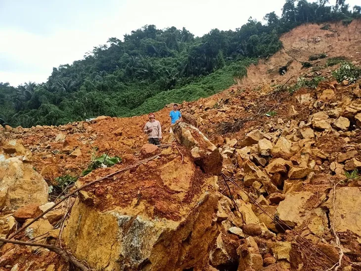 vna_potal_vu_sat_lo_tai_thuy_dien_rao_trang_3_tiep_tuc_tien_sau_vao_than_dap_thuy_dien_tim_kiem_nhung_nguoi_mat_tich_101318819_5069075