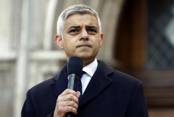 Số ca mắc COVID-19 mới tăng vọt, Anh siết chặt biện pháp phòng dịch tại London - Ảnh 2. Số ca mắc COVID-19 mới tăng vọt, Anh siết chặt biện pháp phòng dịch tại London - Ảnh 2.