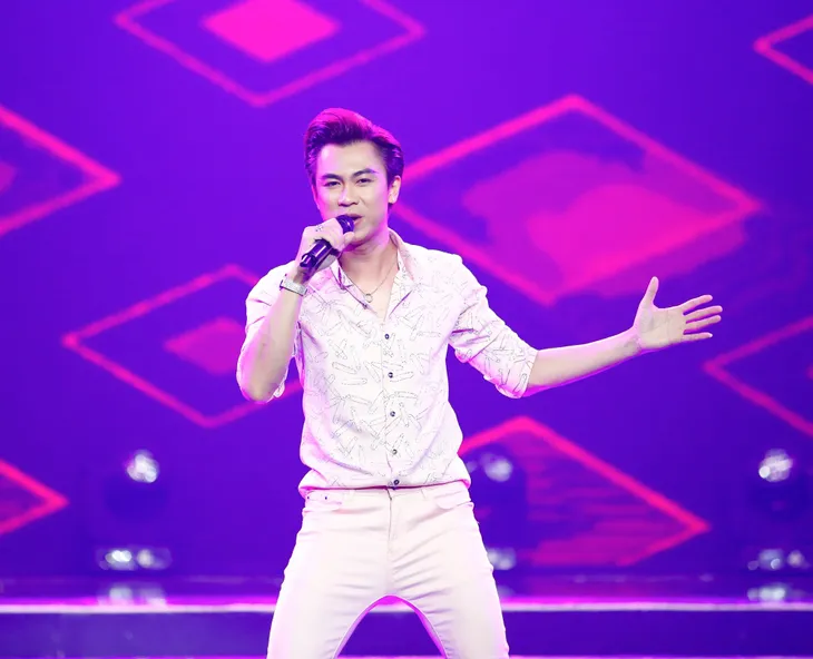 Hồ Việt Trung: “Tôi chặn mọi cơ hội, tim đóng chặt cửa, không cho phép bản thân yêu ai” - Ảnh 1. Hồ Việt Trung: “Tôi chặn mọi cơ hội, tim đóng chặt cửa, không cho phép bản thân yêu ai” - Ảnh 1.