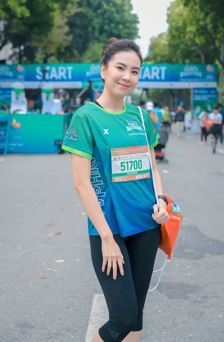MC Mai Ngọc chạy thi cùng Xuân Nghị, Thanh Sơn - Ảnh 1. MC Mai Ngọc chạy thi cùng Xuân Nghị, Thanh Sơn - Ảnh 1.