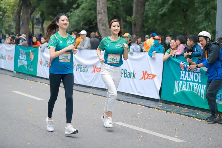 MC Mai Ngọc chạy thi cùng Xuân Nghị, Thanh Sơn - Ảnh 10. MC Mai Ngọc chạy thi cùng Xuân Nghị, Thanh Sơn - Ảnh 10.
