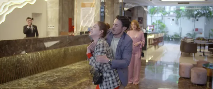Trói buộc yêu thương - Tập 13: Bắt quả tang Khánh và Hà ngay tại khách sạn, Dung tí xé rách áo tiểu tam - Ảnh 3. Trói buộc yêu thương - Tập 13: Bắt quả tang Khánh và Hà ngay tại khách sạn, Dung tí xé rách áo tiểu tam - Ảnh 3.
