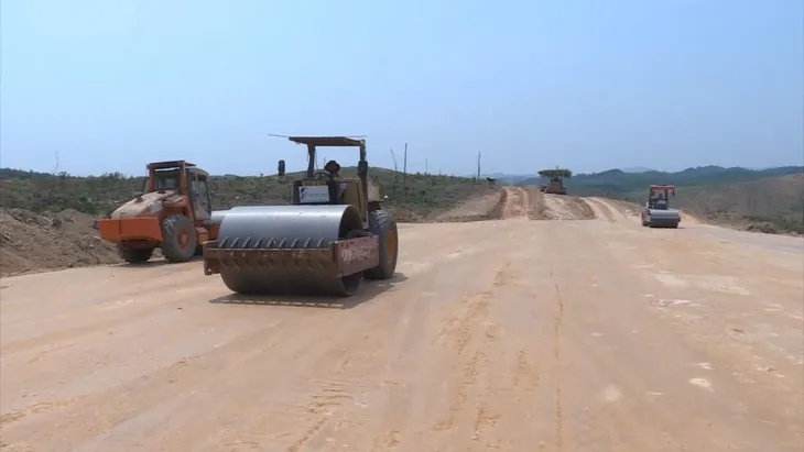 Sẽ trình phương án chuyển đổi hình thức đầu tư dự án PPP cao tốc Bắc - Nam trước ngày 25/10 - Ảnh 3. Sẽ trình phương án chuyển đổi hình thức đầu tư dự án PPP cao tốc Bắc - Nam trước ngày 25/10 - Ảnh 3.