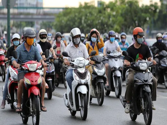 Thủ tướng: Người dân Hà Nội và TP.HCM phải đeo khẩu trang nơi công cộng - Ảnh 2. Thủ tướng: Người dân Hà Nội và TP.HCM phải đeo khẩu trang nơi công cộng - Ảnh 2.