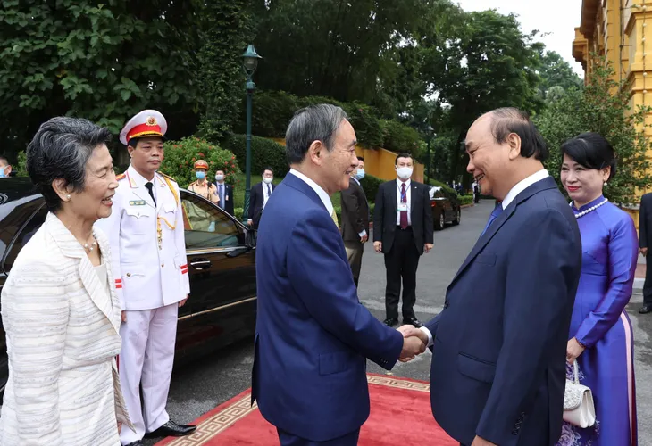 Thủ tướng Nguyễn Xuân Phúc chủ trì Lễ đón Thủ tướng Nhật Bản - Ảnh 4. Thủ tướng Nguyễn Xuân Phúc chủ trì Lễ đón Thủ tướng Nhật Bản - Ảnh 4.