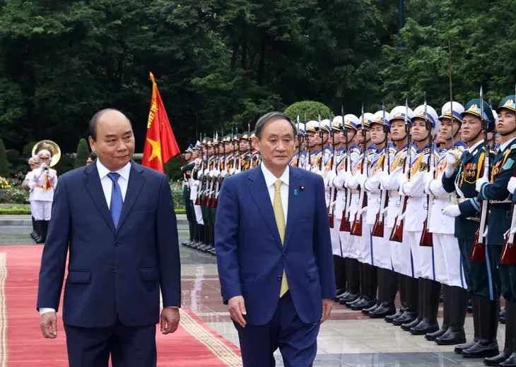 Thủ tướng Nguyễn Xuân Phúc chủ trì Lễ đón Thủ tướng Nhật Bản - Ảnh 1. Thủ tướng Nguyễn Xuân Phúc chủ trì Lễ đón Thủ tướng Nhật Bản - Ảnh 1.
