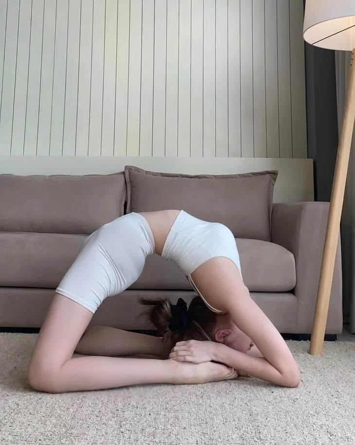 Tròn mắt trước loạt ảnh Yoga của Chi Pu, Thiều Bảo Trâm và các sao Việt - Ảnh 7. Tròn mắt trước loạt ảnh Yoga của Chi Pu, Thiều Bảo Trâm và các sao Việt - Ảnh 7.