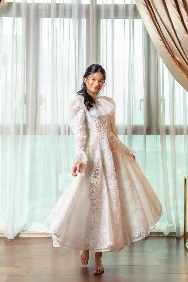 Con gái Trương Ngọc Ánh xinh đẹp như thiếu nữ - Ảnh 1. Con gái Trương Ngọc Ánh xinh đẹp như thiếu nữ - Ảnh 1.