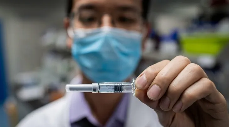 Nhóm chuyên gia kiểm duyệt vaccine của Mỹ có quyền lực hơn cả Tổng thống - Họ là ai? - Ảnh 1. Nhóm chuyên gia kiểm duyệt vaccine của Mỹ có quyền lực hơn cả Tổng thống - Họ là ai? - Ảnh 1.
