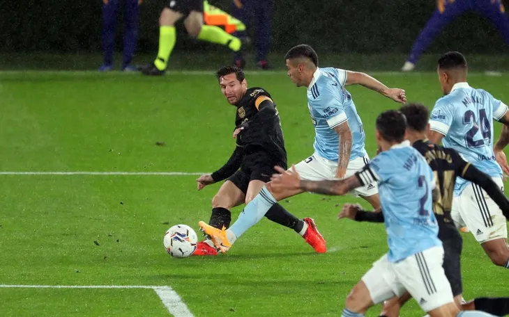 Celta Vigo 0-3 Barcelona: Barca đại thắng dù chơi thiếu người - Ảnh 2. Celta Vigo 0-3 Barcelona: Barca đại thắng dù chơi thiếu người - Ảnh 2.