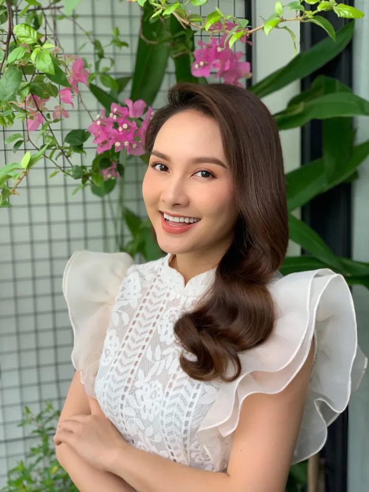 Hồng Diễm khoe quà 20/10, Bảo Thanh gửi lời chúc ấm áp - Ảnh 3. Hồng Diễm khoe quà 20/10, Bảo Thanh gửi lời chúc ấm áp - Ảnh 3.