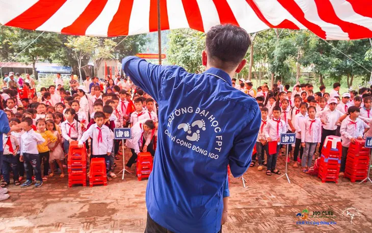 Áo ấm Hà Giang: Lan tỏa yêu thương, chung tay ủng hộ 3.000 cuốn sách cho trẻ vùng cao - Ảnh 2. Áo ấm Hà Giang: Lan tỏa yêu thương, chung tay ủng hộ 3.000 cuốn sách cho trẻ vùng cao - Ảnh 2.