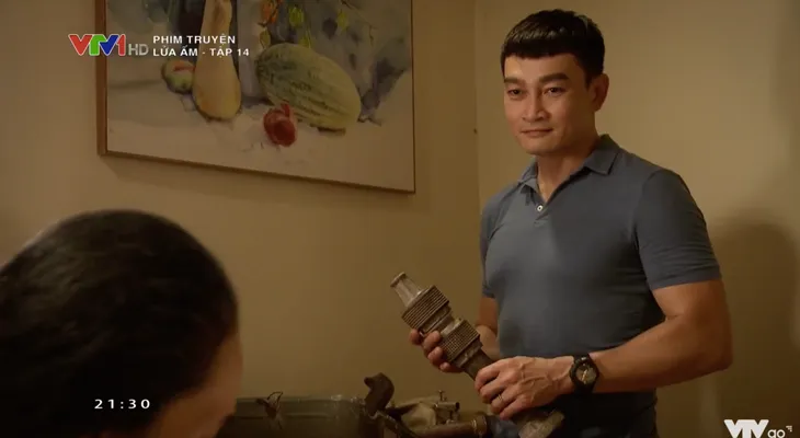 Lửa ấm - Tập 14: Vừa cứu người tình cũ suýt chết duối, Minh (Quốc Thái) chạy ngay đến giải nguy cho vợ - Ảnh 1. Lửa ấm - Tập 14: Vừa cứu người tình cũ suýt chết duối, Minh (Quốc Thái) chạy ngay đến giải nguy cho vợ - Ảnh 1.