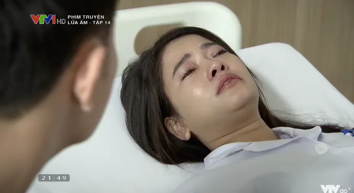 Lửa ấm - Tập 14: Vừa cứu người tình cũ suýt chết duối, Minh (Quốc Thái) chạy ngay đến giải nguy cho vợ - Ảnh 9. Lửa ấm - Tập 14: Vừa cứu người tình cũ suýt chết duối, Minh (Quốc Thái) chạy ngay đến giải nguy cho vợ - Ảnh 9.