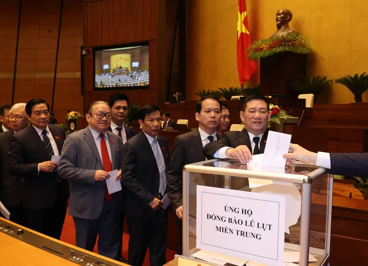 Chủ tịch Quốc hội: Kỳ họp thứ 10 là dịp nhìn lại những vấn đề mà Quốc hội đã khẳng định với cử tri - Ảnh 2. Chủ tịch Quốc hội: Kỳ họp thứ 10 là dịp nhìn lại những vấn đề mà Quốc hội đã khẳng định với cử tri - Ảnh 2.