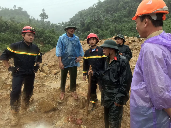 Dự kiến thông đường lên Thủy điện Rào Trăng 3 trong hôm nay (20/10) - Ảnh 1. Dự kiến thông đường lên Thủy điện Rào Trăng 3 trong hôm nay (20/10) - Ảnh 1.