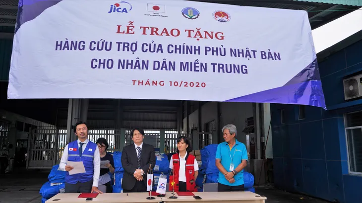 Nhật Bản viện trợ 50 máy lọc nước, 250 tấm trải nhựa cho người dân TT-Huế - Ảnh 1. Nhật Bản viện trợ 50 máy lọc nước, 250 tấm trải nhựa cho người dân TT-Huế - Ảnh 1.