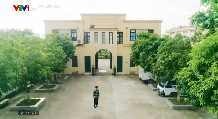Phim ca nhạc Lời con muốn nói: Nỗi lòng người mẹ có con là tử tù - Ảnh 6. Phim ca nhạc Lời con muốn nói: Nỗi lòng người mẹ có con là tử tù - Ảnh 6.