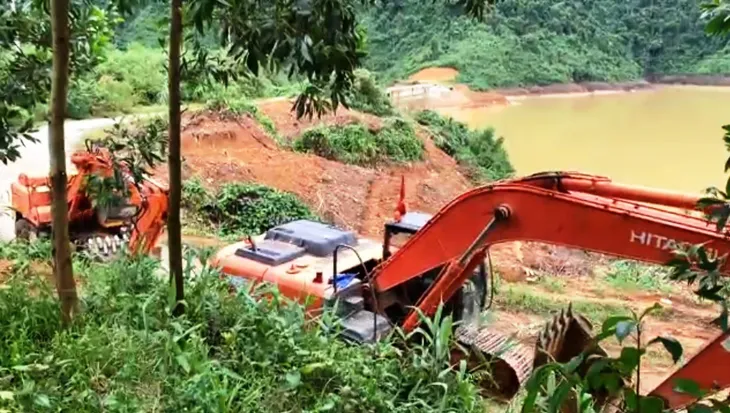 Nỗ lực thông đường bộ vào Thủy điện Rào Trăng 3 - Ảnh 2. Nỗ lực thông đường bộ vào Thủy điện Rào Trăng 3 - Ảnh 2.