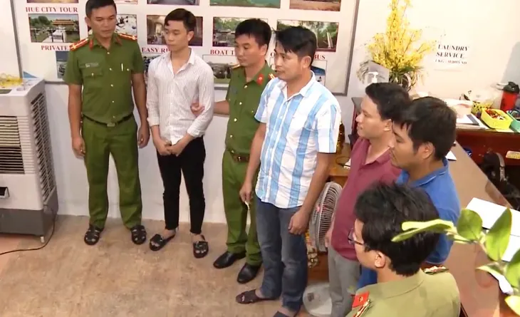 Click nhầm link độc, người dùng Facebook bỗng mắc nợ cả trăm triệu đồng - Ảnh 2. Click nhầm link độc, người dùng Facebook bỗng mắc nợ cả trăm triệu đồng - Ảnh 2.