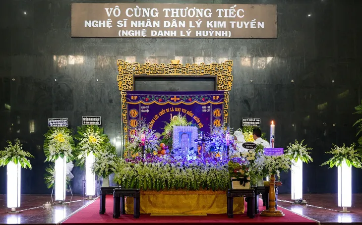 Nghệ sĩ Việt tiếc thương trước sự ra đi của NSND Lý Huỳnh - Ảnh 1. Nghệ sĩ Việt tiếc thương trước sự ra đi của NSND Lý Huỳnh - Ảnh 1.