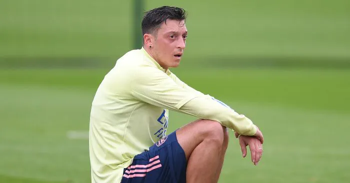 Mesut Ozil & tình cảnh tiến thoái lưỡng nan ở Arsenal - Ảnh 1. Mesut Ozil & tình cảnh tiến thoái lưỡng nan ở Arsenal - Ảnh 1.