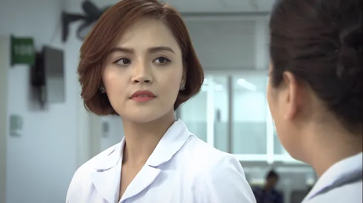 Lửa ấm - Tập 16: Thủy sững sờ khi chạm mặt tình của của chồng - Ảnh 4. Lửa ấm - Tập 16: Thủy sững sờ khi chạm mặt tình của của chồng - Ảnh 4.