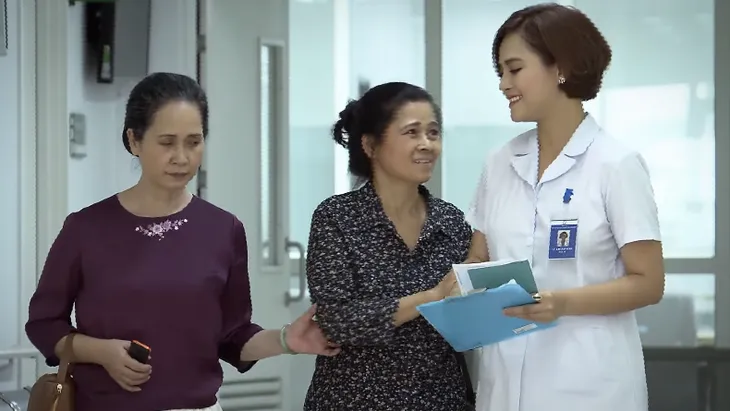 Lửa ấm - Tập 16: Thủy sững sờ khi chạm mặt tình của của chồng - Ảnh 2. Lửa ấm - Tập 16: Thủy sững sờ khi chạm mặt tình của của chồng - Ảnh 2.