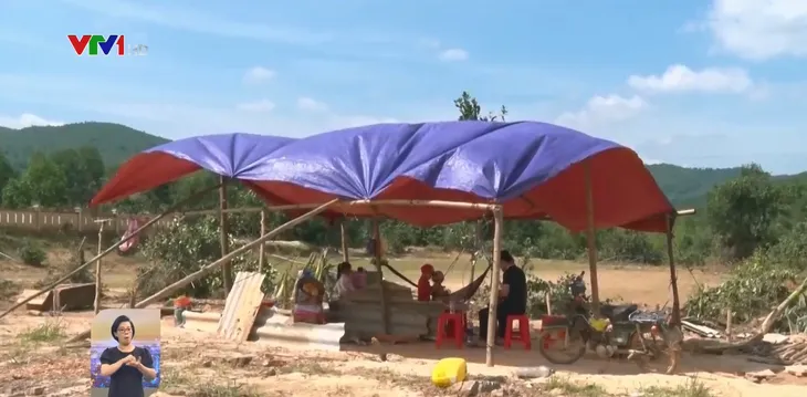 Trôi hết tài sản, hàng nghìn hộ dân Quảng Bình trắng tay sau mưa lũ - Ảnh 2. Trôi hết tài sản, hàng nghìn hộ dân Quảng Bình trắng tay sau mưa lũ - Ảnh 2.