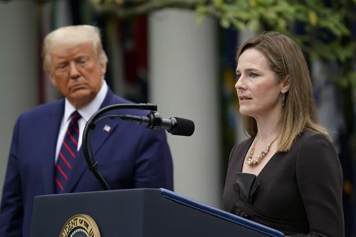 Bà Amy Coney Barrett trở thành Thẩm phán Tòa án Tối cao Mỹ - Ảnh 1. Bà Amy Coney Barrett trở thành Thẩm phán Tòa án Tối cao Mỹ - Ảnh 1.