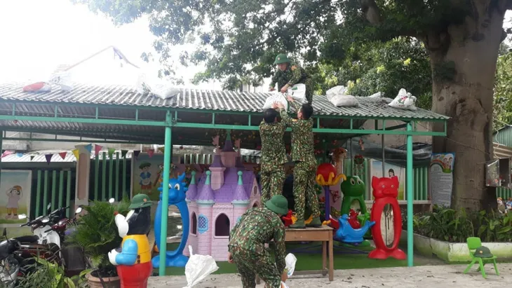 Các tỉnh miền Trung chạy đua với thời gian, ứng phó bão số 9 - Ảnh 1. Các tỉnh miền Trung chạy đua với thời gian, ứng phó bão số 9 - Ảnh 1.