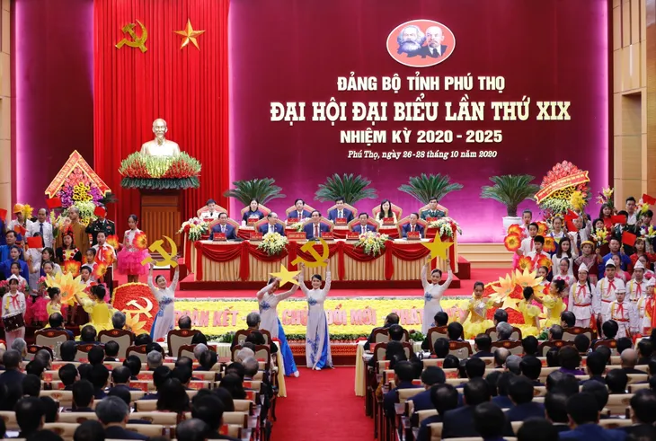 Thủ tướng: Đưa Phú Thọ trở thành tỉnh tiên tiến của cả nước - Ảnh 1. Thủ tướng: Đưa Phú Thọ trở thành tỉnh tiên tiến của cả nước - Ảnh 1.