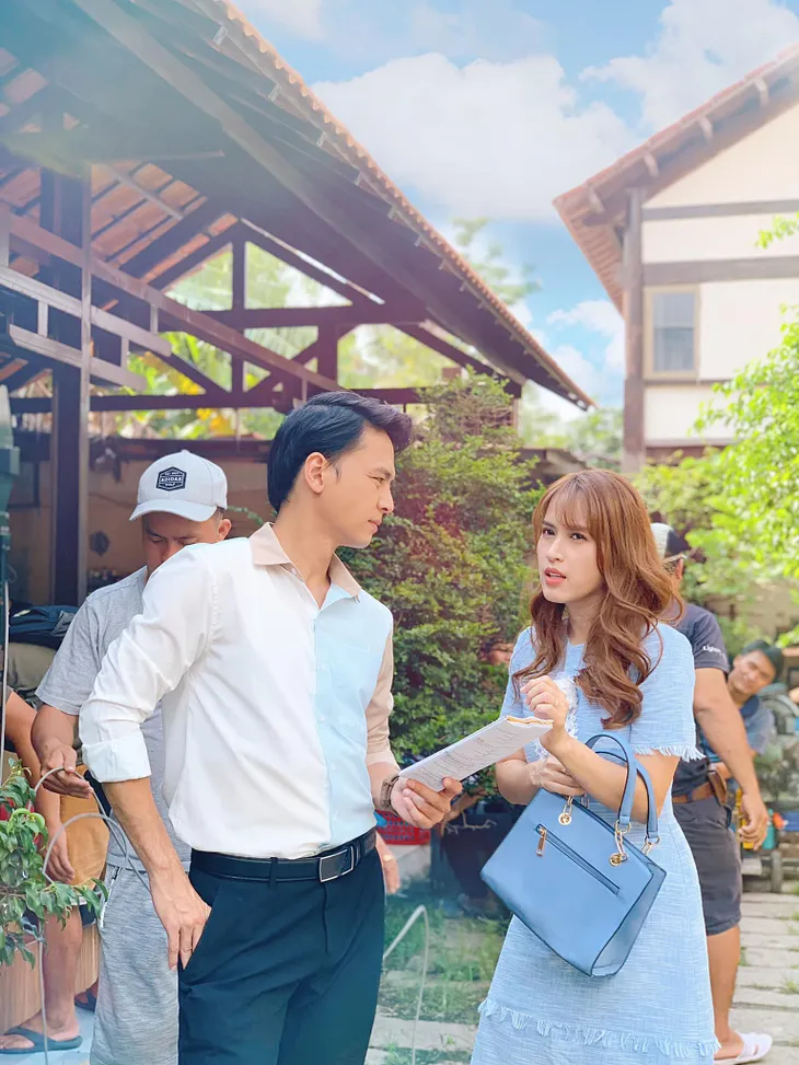 Vợ chồng Tú Vi - Văn Anh cực tình cảm trong hậu trường Trói buộc yêu thương - Ảnh 9.