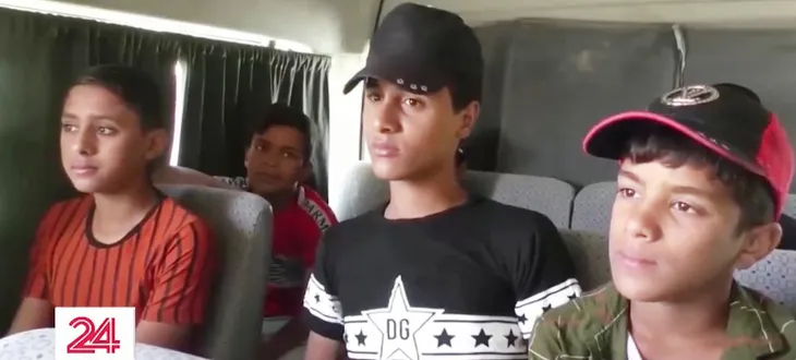 Dịch bệnh kéo dài, nhiều trẻ em Iraq bị đẩy ra đường kiếm sống - Ảnh 1. Dịch bệnh kéo dài, nhiều trẻ em Iraq bị đẩy ra đường kiếm sống - Ảnh 1.
