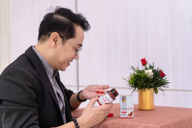 NSƯT Thành Lộc: Ở tuổi ngoài 50, tôi sợ nhất đột quỵ - Ảnh 3. NSƯT Thành Lộc: Ở tuổi ngoài 50, tôi sợ nhất đột quỵ - Ảnh 3.