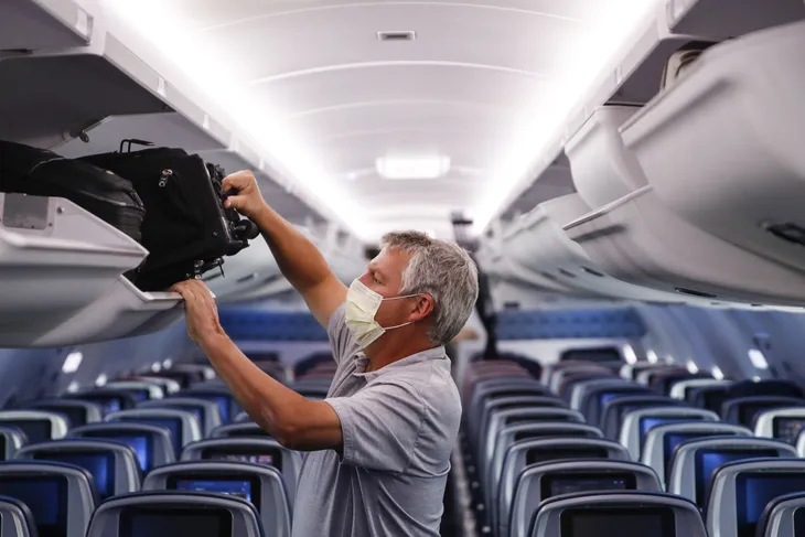 IATA: Doanh thu ngành hàng không thế giới giảm mạnh vào năm 2021 - Ảnh 1. IATA: Doanh thu ngành hàng không thế giới giảm mạnh vào năm 2021 - Ảnh 1.
