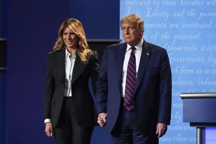 Tổng thống Trump mắc COVID-19, cuộc bầu cử năm 2020 càng trở nên khó lường - Ảnh 1. Tổng thống Trump mắc COVID-19, cuộc bầu cử năm 2020 càng trở nên khó lường - Ảnh 1.