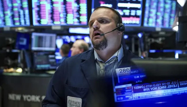 Kịch bản nào cho thị trường tài chính Mỹ sau tin Tổng thống Trump mắc COVID-19? - Ảnh 2. Kịch bản nào cho thị trường tài chính Mỹ sau tin Tổng thống Trump mắc COVID-19? - Ảnh 2.