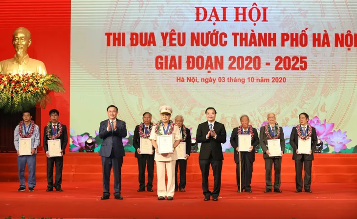 Thủ tướng đề nghị Hà Nội thi đua tăng trưởng cao hơn cả nước - Ảnh 2. Thủ tướng đề nghị Hà Nội thi đua tăng trưởng cao hơn cả nước - Ảnh 2.
