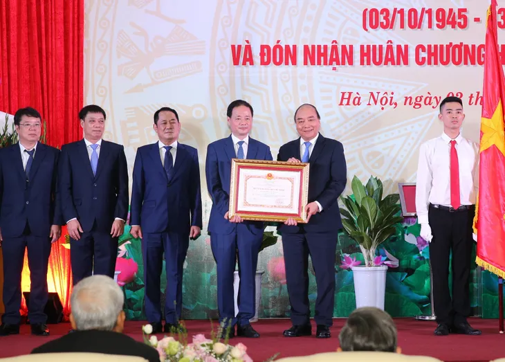 Thủ tướng Nguyễn Xuân Phúc: Chất lượng dự báo, cảnh báo thời tiết, thiên tai ngày càng được nâng lên - Ảnh 1. Thủ tướng Nguyễn Xuân Phúc: Chất lượng dự báo, cảnh báo thời tiết, thiên tai ngày càng được nâng lên - Ảnh 1.