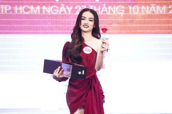 Bất ngờ với tài năng của các thí sinh Hoa hậu Việt Nam 2020 - Ảnh 2. Bất ngờ với tài năng của các thí sinh Hoa hậu Việt Nam 2020 - Ảnh 2.