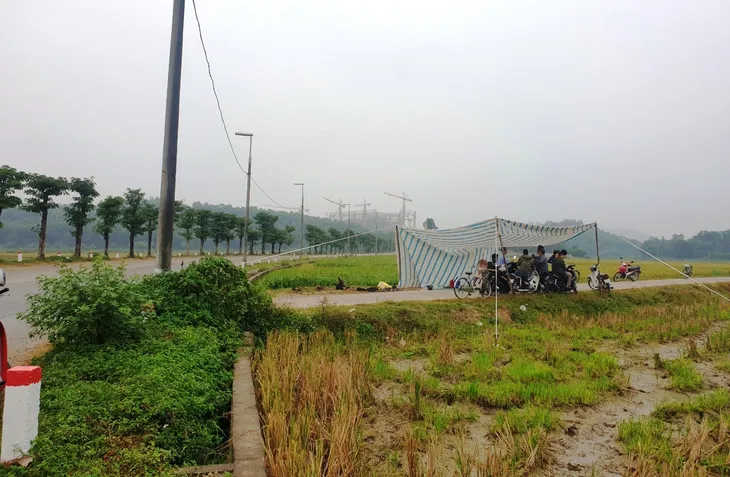 Lãnh đạo Hà Nội đề nghị không để tái diễn tình trạng chặn xe vào bãi rác Nam Sơn - Ảnh 1. Lãnh đạo Hà Nội đề nghị không để tái diễn tình trạng chặn xe vào bãi rác Nam Sơn - Ảnh 1.