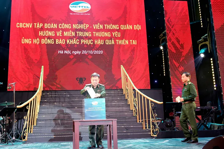 Đảm bảo liên lạc và chia sẻ khó khăn với đồng bào lũ lụt miền Trung - Ảnh 2. Đảm bảo liên lạc và chia sẻ khó khăn với đồng bào lũ lụt miền Trung - Ảnh 2.