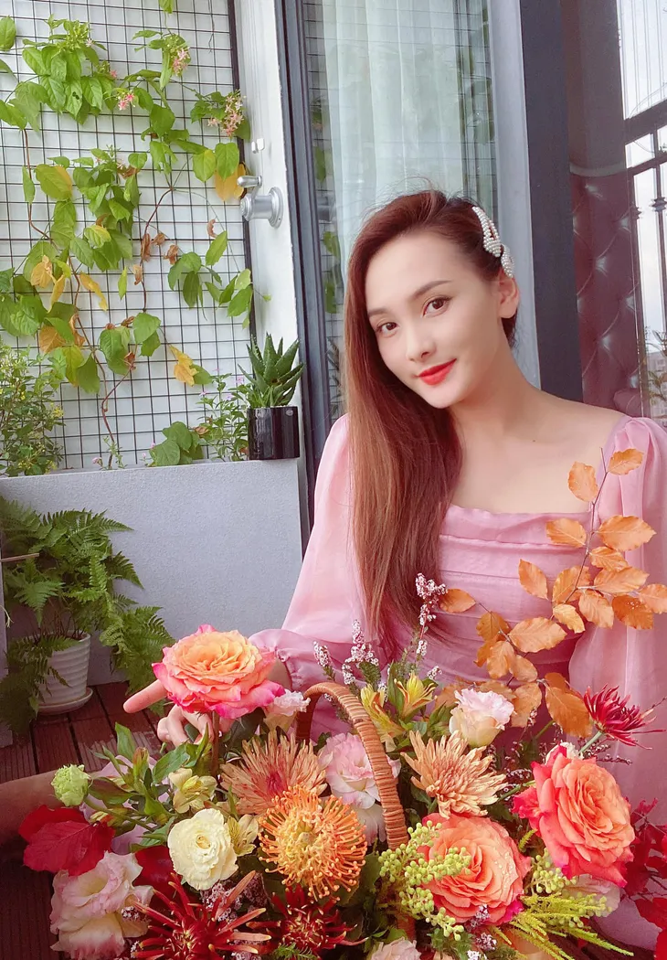 Bà bầu Bảo Thanh diễn tươi tắn dù thường xuyên cảm thấy sập nguồn - Ảnh 3. Bà bầu Bảo Thanh diễn tươi tắn dù thường xuyên cảm thấy sập nguồn - Ảnh 3.
