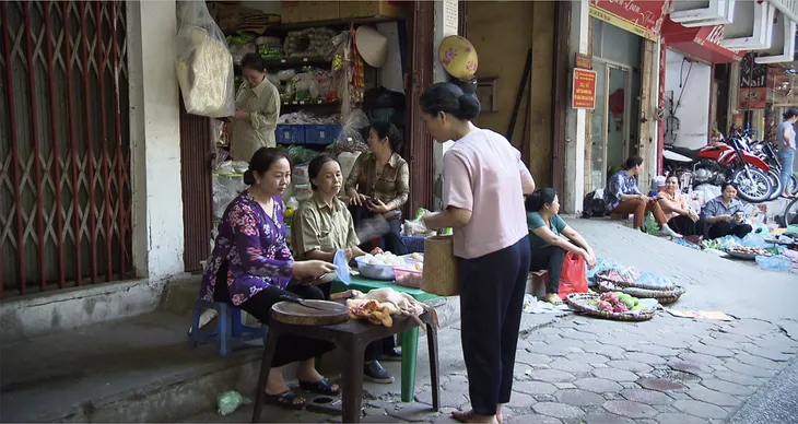Lửa ấm - Tập 3: Thuỷ rơi vào trạng thái trầm cảm, bà Mai khổ vì các con - Ảnh 5. Lửa ấm - Tập 3: Thuỷ rơi vào trạng thái trầm cảm, bà Mai khổ vì các con - Ảnh 5.