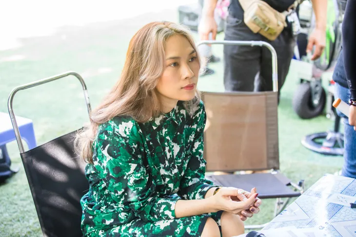 Mỹ Tâm cực xinh đẹp trong hậu trường Đúng cũng thành sai - Ảnh 2. Mỹ Tâm cực xinh đẹp trong hậu trường Đúng cũng thành sai - Ảnh 2.