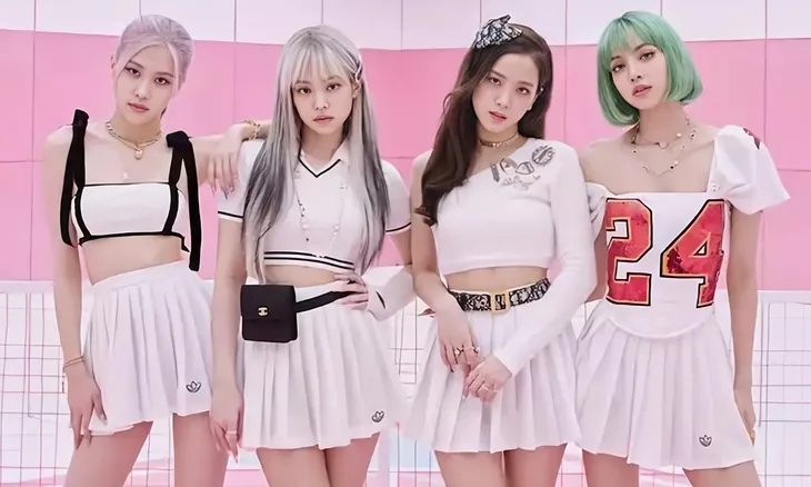 Em gái BTS sắp ra mắt, tự nhận ngang tầm BLACKPINK - Ảnh 1. Em gái BTS sắp ra mắt, tự nhận ngang tầm BLACKPINK - Ảnh 1.