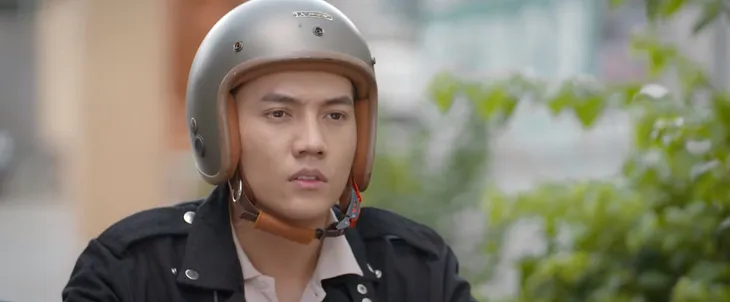 Trói buộc yêu thương - Tập 7: Hiếu (Lý Bình) gặp Phương (Quỳnh Anh) ngang nhiên ôm trai lạ - Ảnh 2. Trói buộc yêu thương - Tập 7: Hiếu (Lý Bình) gặp Phương (Quỳnh Anh) ngang nhiên ôm trai lạ - Ảnh 2.